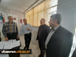 بازدید دکتر اولی از انتخابات شورای صنفی پردیس شهید چمران 9