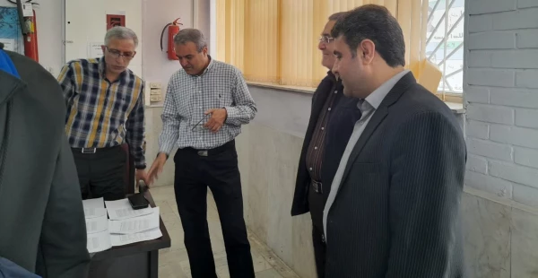 بازدید دکتر اولی از انتخابات شورای صنفی پردیس شهید چمران 11