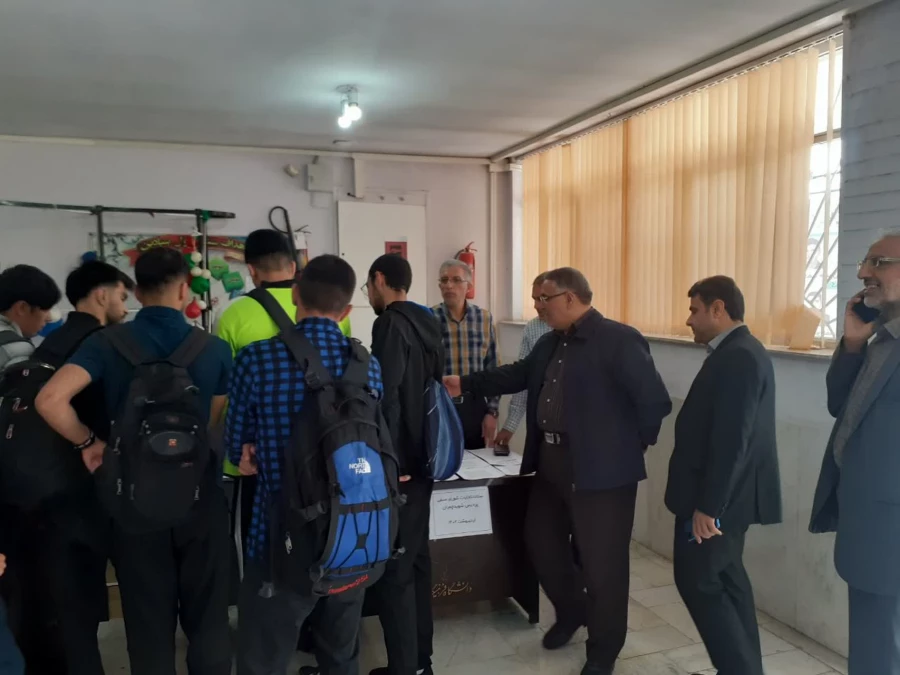 برگزاری انتخابات شورای صنفی رفاهی پردیس شهید چمران
 4