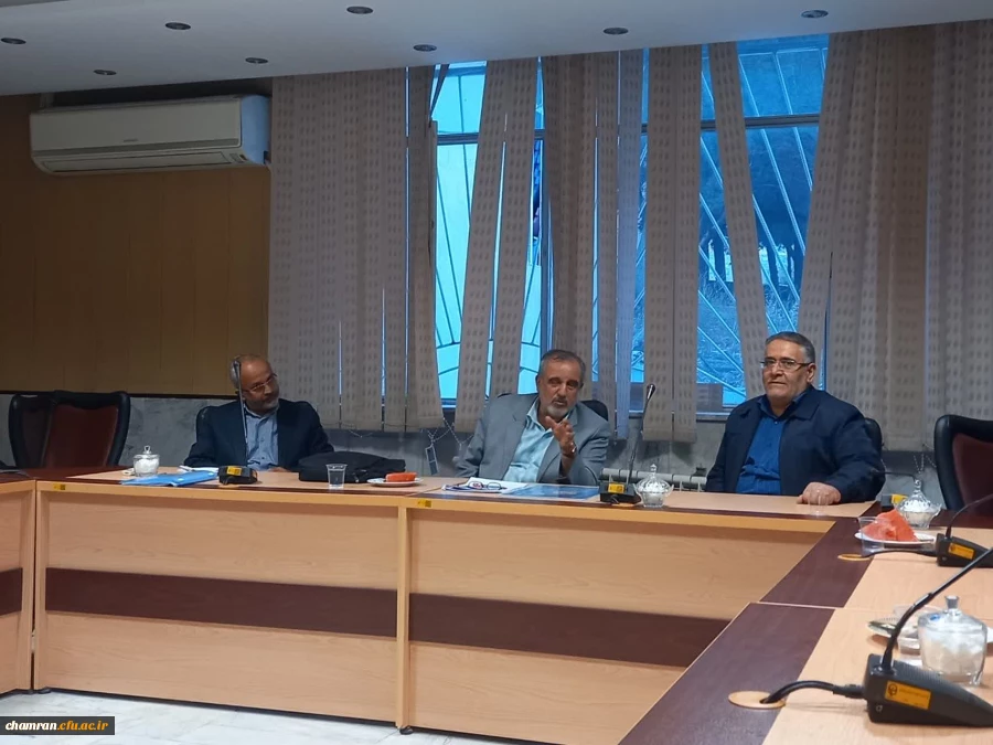 سومین نشست شورای اقامه نماز در پردیس شهید چمران
 2