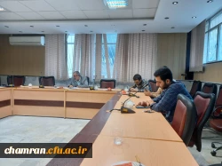 سومین نشست شورای اقامه نماز در پردیس شهید چمران
 4