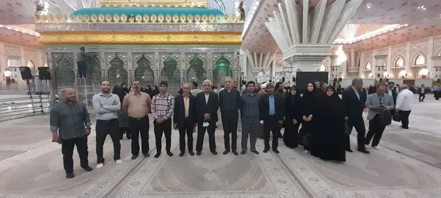 تجدید پیمان همکاران پردیس شهید چمران با آرمان های حضرت امام خمینی
 4