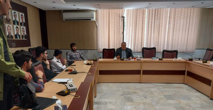 نشست هم اندیشی درباره اطلاع رسانی در پردیس شهید چمران 4