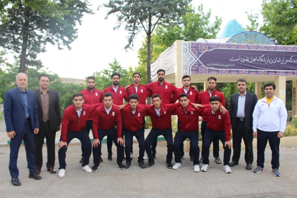 اعزام تیم فوتسال پردیس شهید چمران برای شرکت در مسابقات کشوری 4