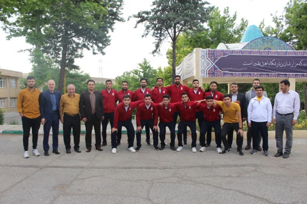 اعزام تیم فوتسال پردیس شهید چمران برای شرکت در مسابقات کشوری 5
