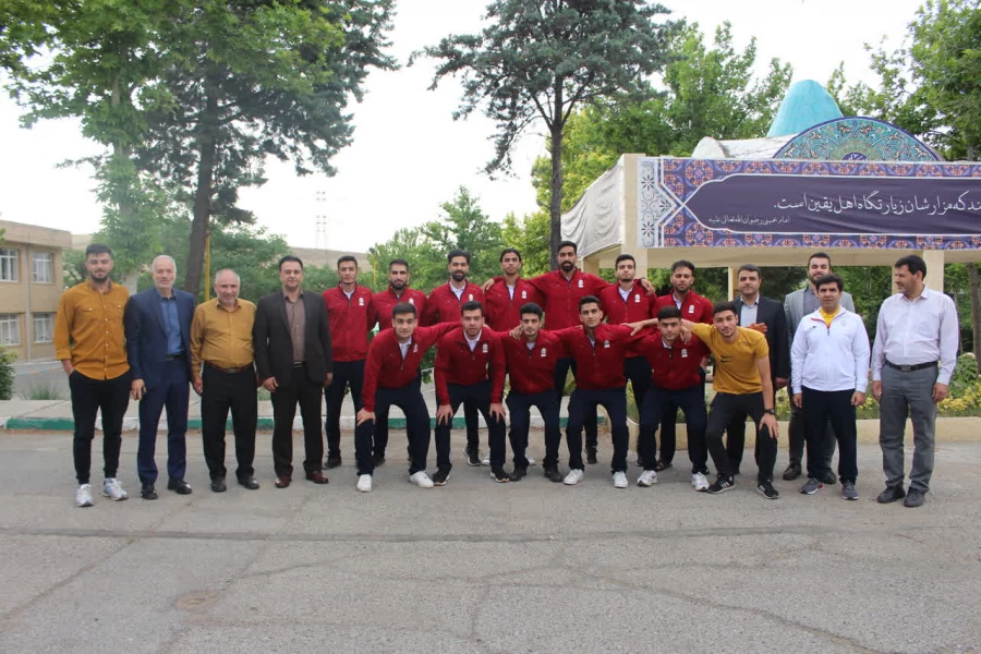 اعزام تیم فوتسال پردیس شهید چمران برای شرکت در مسابقات کشوری 5
