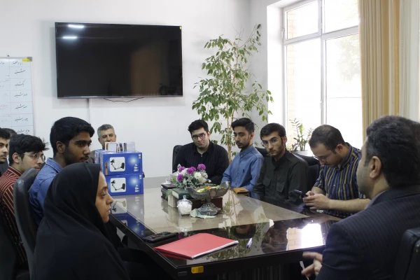 مراسم اهدای جوایز به برگزیدگان مسابقات خوابگاهی
 9