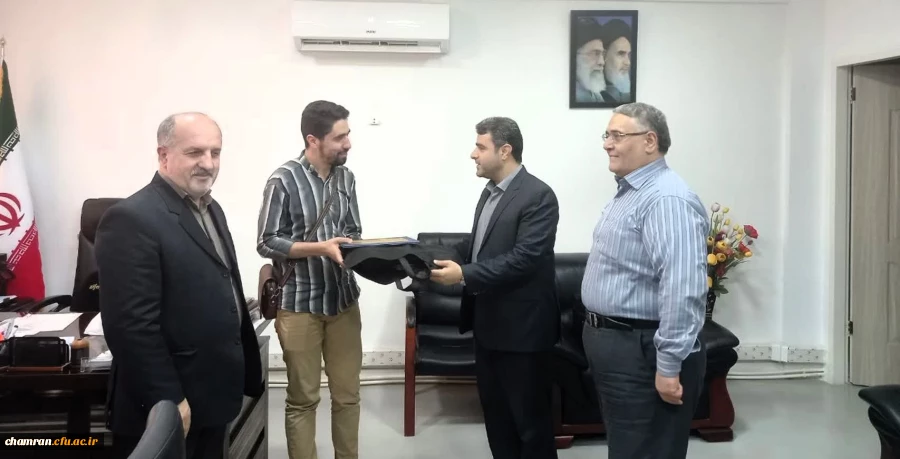 تقدیر از آقای سجاد رضوانی نفر چهارم مسابقات قرآن و عترت کشوری در رشته دعا خوانی صحیفه سجادیه 2