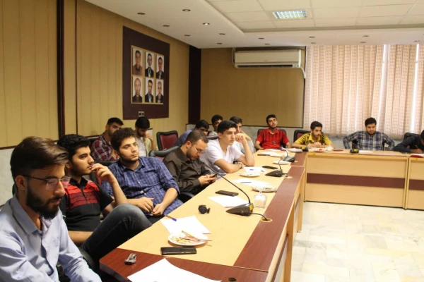 برگزاری کارگاه شیوه های نوین آموزش دینی به دانش آموزان
 2