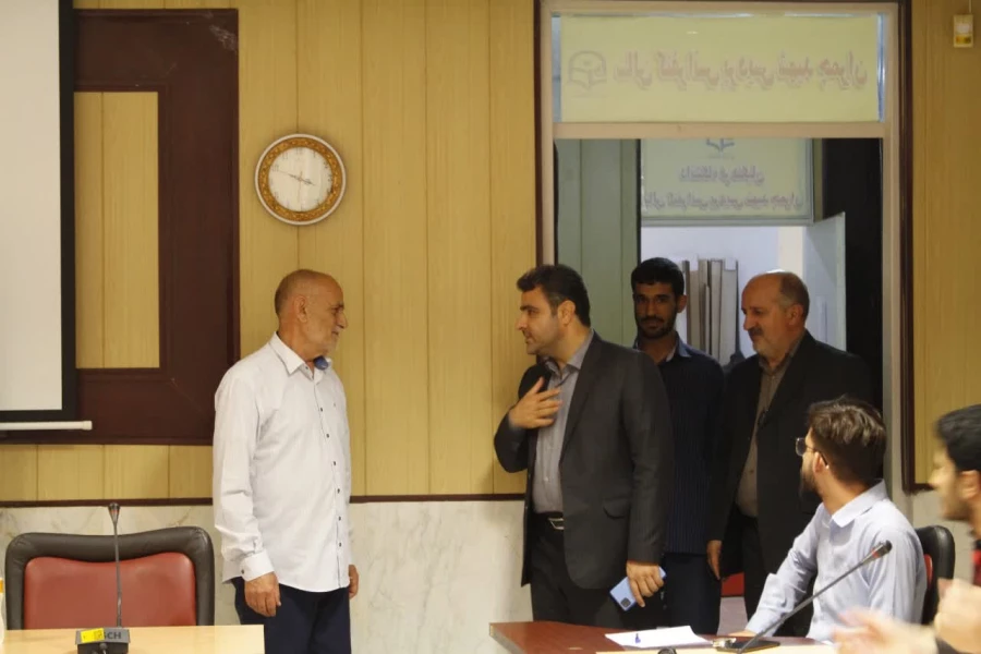 برگزاری کارگاه شیوه های نوین آموزش دینی به دانش آموزان
 4