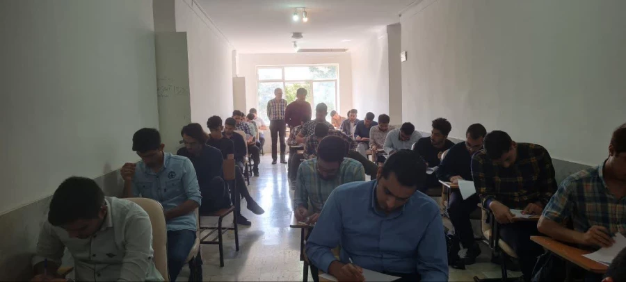 پایان امتحانات نیمسال دوم تحصیلی ۱۴۰۲–۱۴۰۱
 4