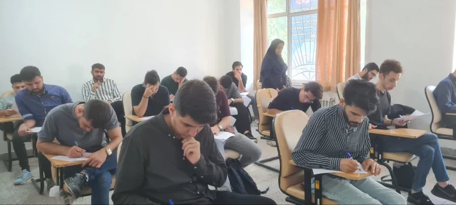 پایان امتحانات نیمسال دوم تحصیلی ۱۴۰۲–۱۴۰۱
 11