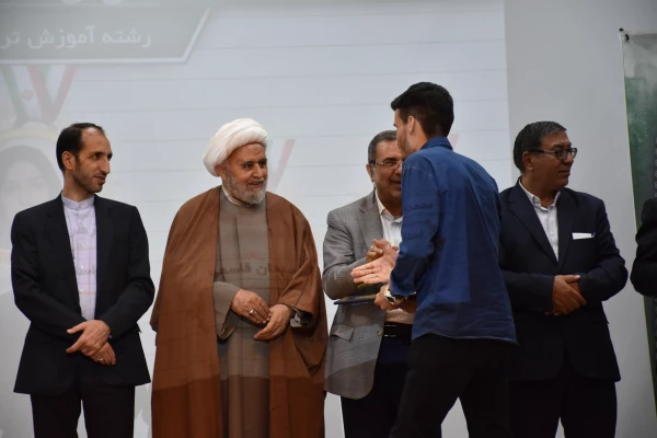 کسب رتبه دوم کشوری در جشنواره تدریس برتر توسط آقای امیرمهدی رغبتی 3