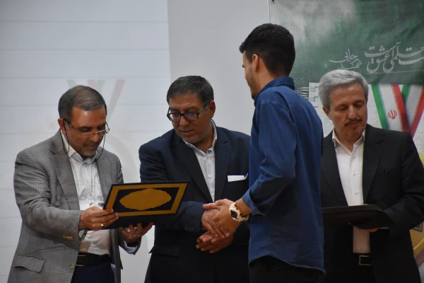 کسب رتبه دوم کشوری در جشنواره تدریس برتر توسط آقای امیرمهدی رغبتی 7