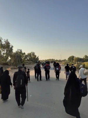 حضور اعضای پردیس شهید چمران در راهپیمایی اربعین 3