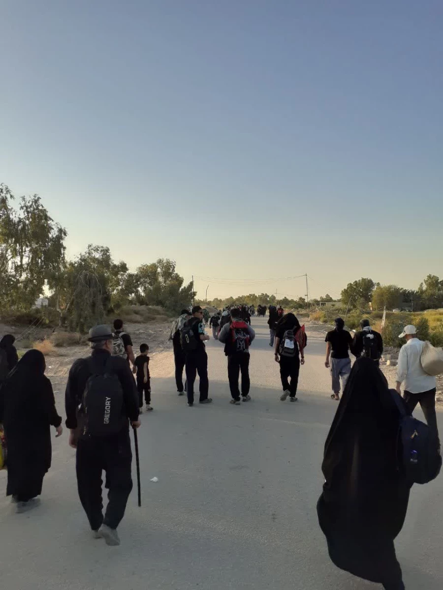 حضور اعضای پردیس شهید چمران در راهپیمایی اربعین 3