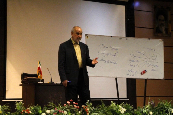 سومین روز از دوره بهسازی آموزگاران دبستان های منطقه ۴ تهران در پردیس شهید چمران 4