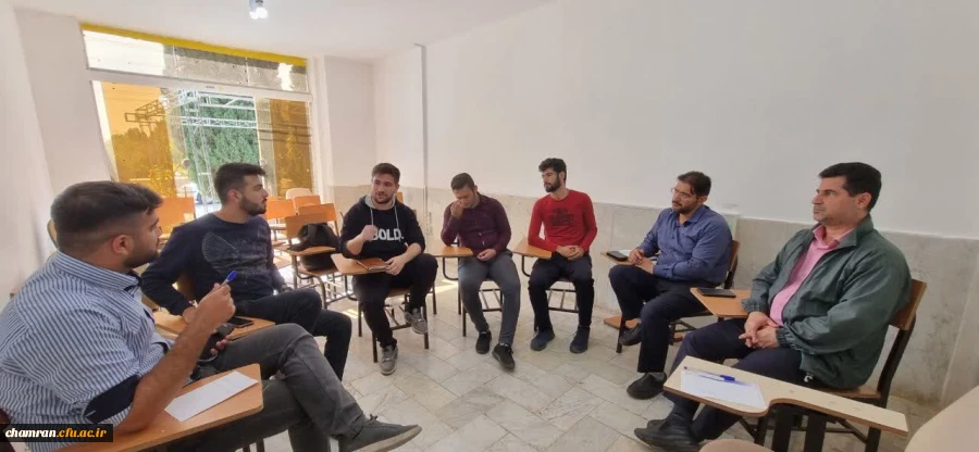 نشست اعضای شورای صنفی و مسئولان امور دانشجویی و فرهنگی 2