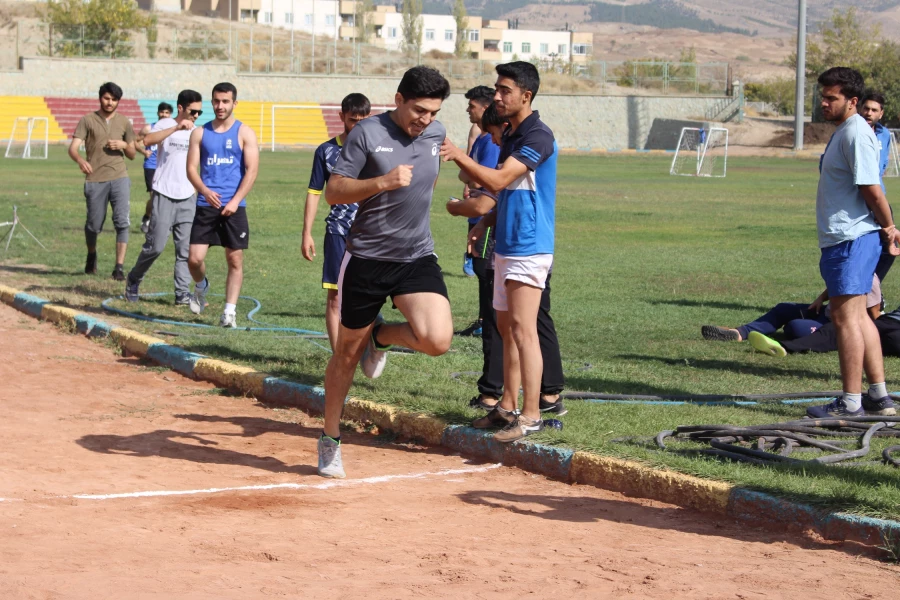 برگزاری مسابقات دو میدانی به مناسبت هفته تربیت بدنی 3