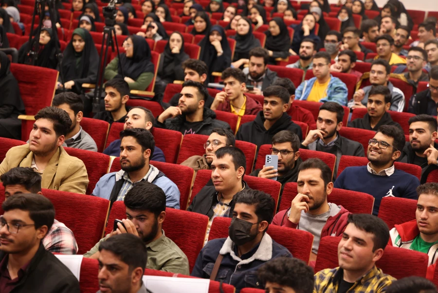 ویژه برنامه ۱۳ آبان با سخنرانی آقای رائفی پور
 11