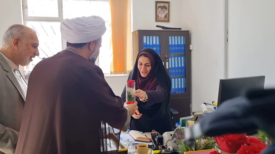 تجلیل از همکاران و استادان خانم پردیس شهید چمران 5