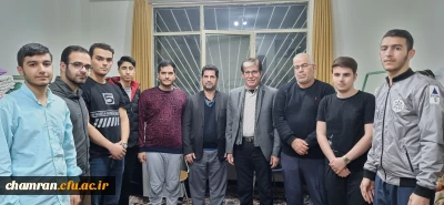 حضور دکتر فرهادیان در سرای دانشجویی و مشاوره به دانشجویان