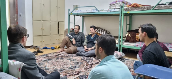 حضور دکتر فرهادیان در سرای دانشجویی و مشاوره به دانشجویان 4