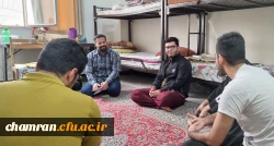 نشست صمیمانه با حضور دکتر آقازیارتی در سرای دانشجویی 5