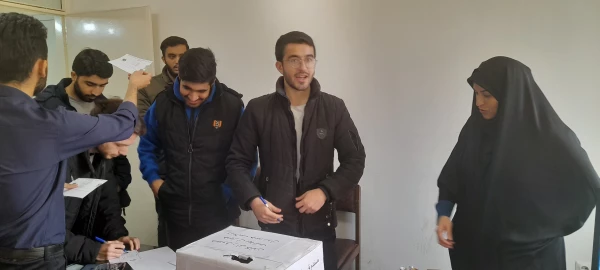 آغاز انتخابات کانون همیاران سلامت پردیس شهید چمران 7