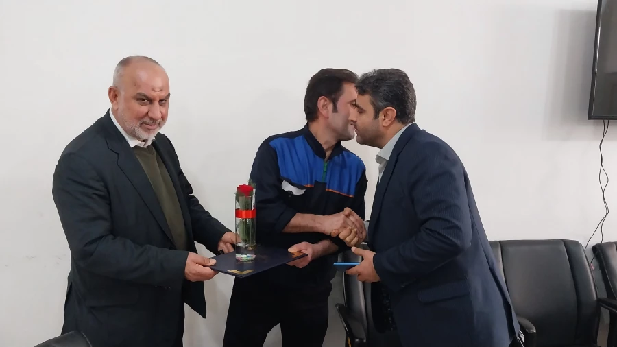 تقدیر از همکاران مرد پردیس شهید چمران 5