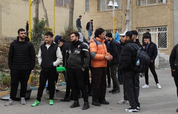 تریبون آزاد دانشجویی با محوریت انتخابات آری یا خیر؟ 2