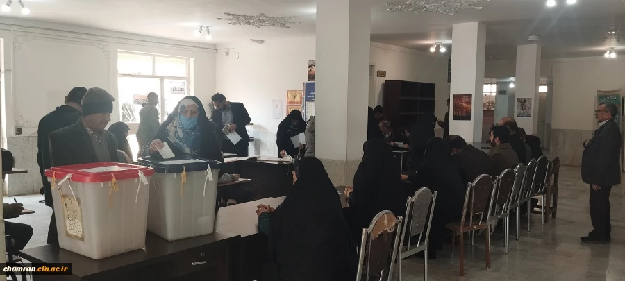 رای گیری انتخابات مجلس شورای اسلامی و مجلس خبرگان رهبری در پردیس شهید چمران 2