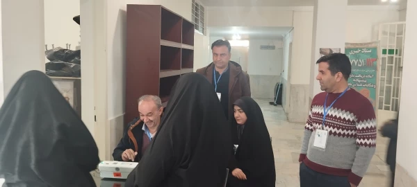 رای گیری انتخابات مجلس شورای اسلامی و مجلس خبرگان رهبری در پردیس شهید چمران 6