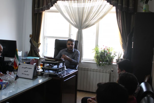 نشست کمیته جشنواره تخصصی تدریس برتر
 4