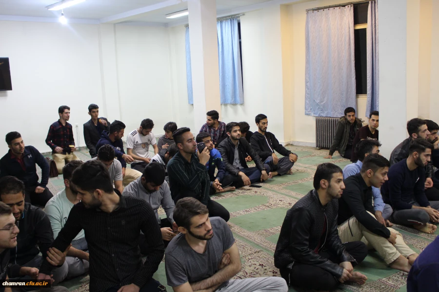 نشست صمیمی دانشجویان و همکاران پردیس شهید چمران در سرای دانشجویی 12