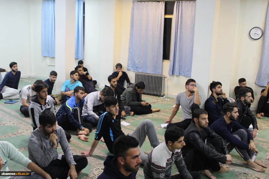 نشست صمیمی دانشجویان و همکاران پردیس شهید چمران در سرای دانشجویی 15