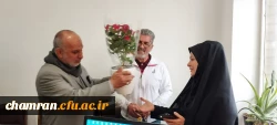 غبارروبی و عطرفشانی مزار شهید گمنام و تجلیل از همکاران خانواده شهید
 5