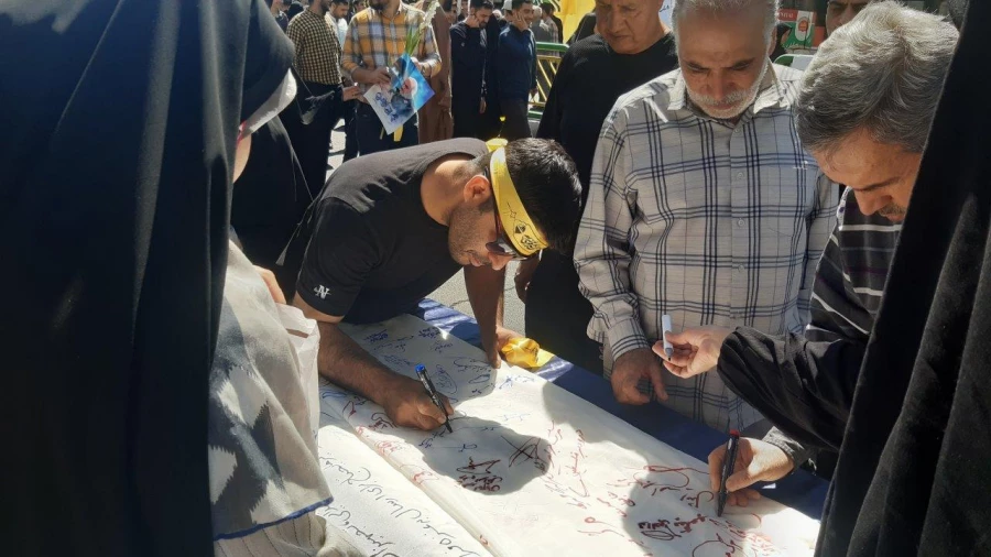 حضور اعضای پردیس شهید چمران در راهپیمایی روز قدس
 5