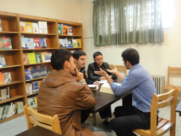 تصاویری از کتابخانه پردیس شهید چمران 10