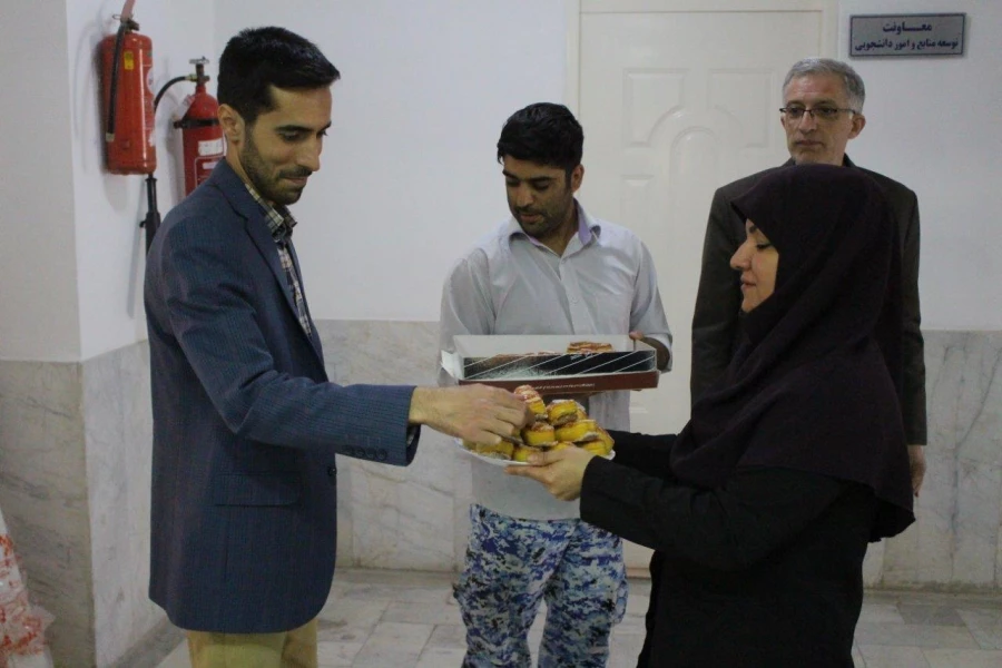 پخش شیرینی و ابراز حمایت از حمله موشکی به رژیم صهیونیستی  3