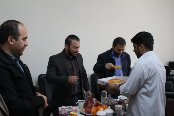 پخش شیرینی و ابراز حمایت از حمله موشکی به رژیم صهیونیستی  4