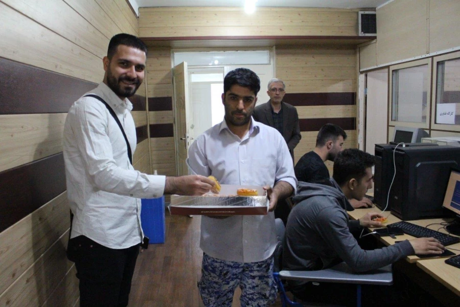 پخش شیرینی و ابراز حمایت از حمله موشکی به رژیم صهیونیستی  6