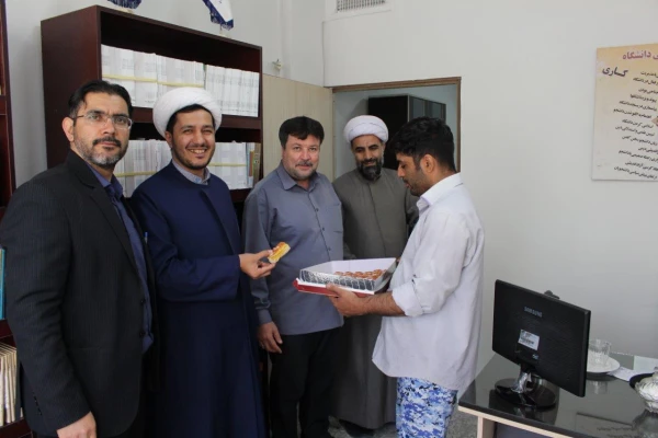 پخش شیرینی و ابراز حمایت از حمله موشکی به رژیم صهیونیستی  7