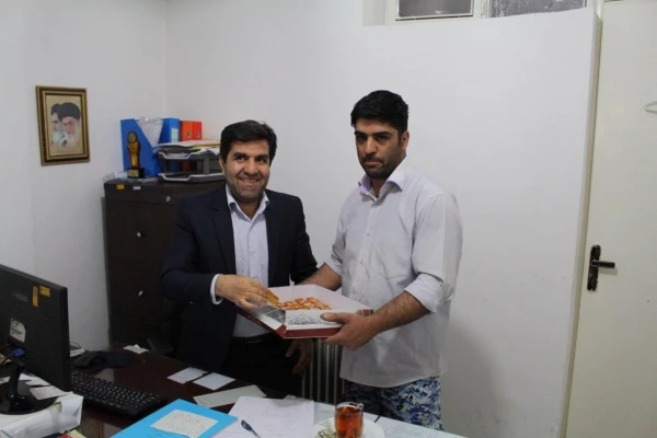 پخش شیرینی و ابراز حمایت از حمله موشکی به رژیم صهیونیستی  8