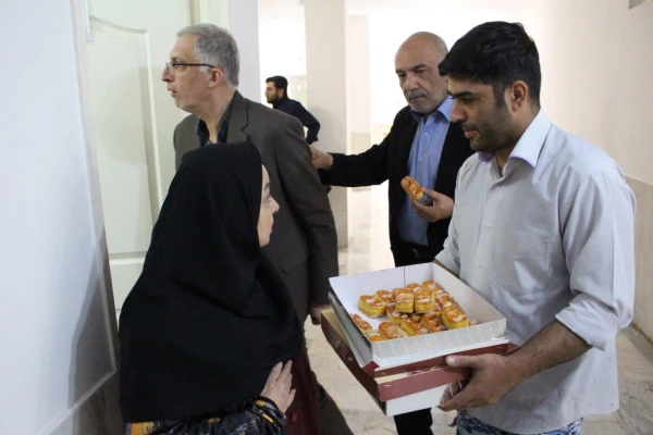 پخش شیرینی و ابراز حمایت از حمله موشکی به رژیم صهیونیستی  10