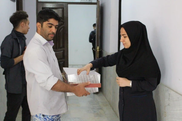 پخش شیرینی و ابراز حمایت از حمله موشکی به رژیم صهیونیستی  16