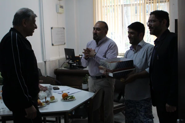 پخش شیرینی و ابراز حمایت از حمله موشکی به رژیم صهیونیستی  17