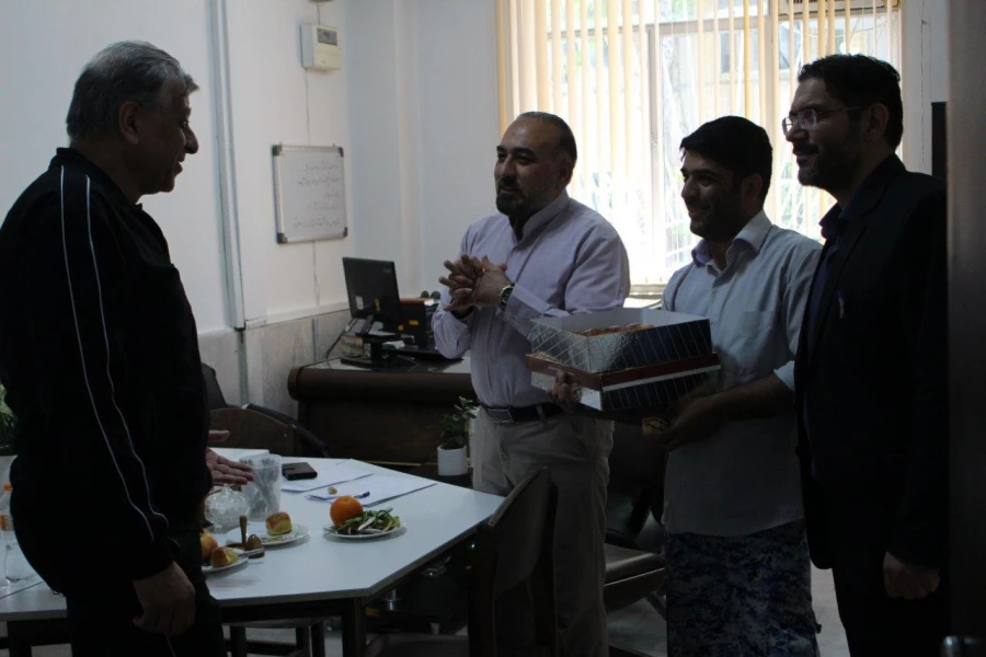 پخش شیرینی و ابراز حمایت از حمله موشکی به رژیم صهیونیستی  17