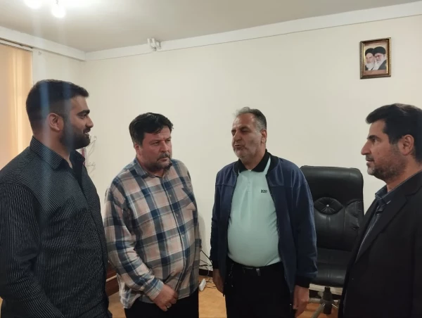 بازدید میدانی آقای مشهدی عباسی از سراهای دانشجویی 
 6