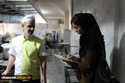 غربالگری از کارکنان آشپزخانه پردیس شهید چمران به مناسبت هفته سلامت
